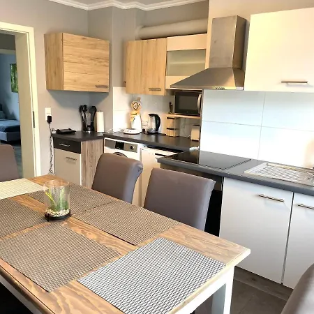 Work & Study דירה