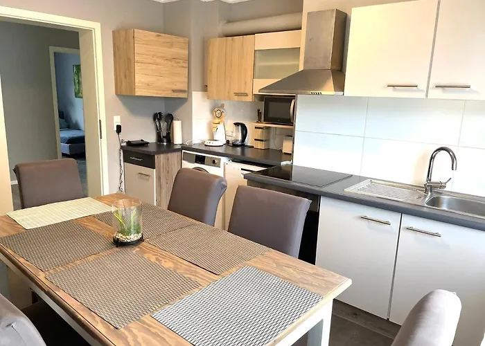 Work & Study דירה